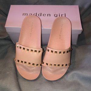 NWT Madden girl. Blush color size 6